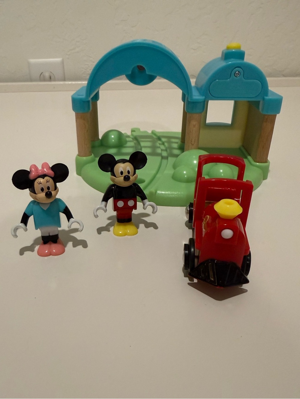 Brio Train 32270 Disney Mickey Mouse Record & Play Station - Picture 3 of 4